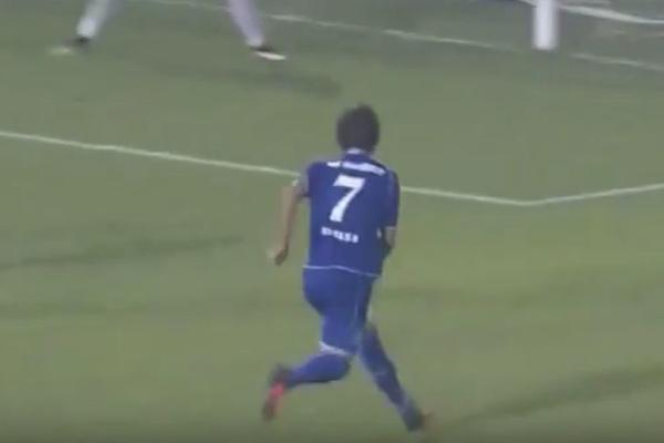 Zvezdina odbrana nema pojma kako da zaustavi ovog čoveka! (VIDEO)