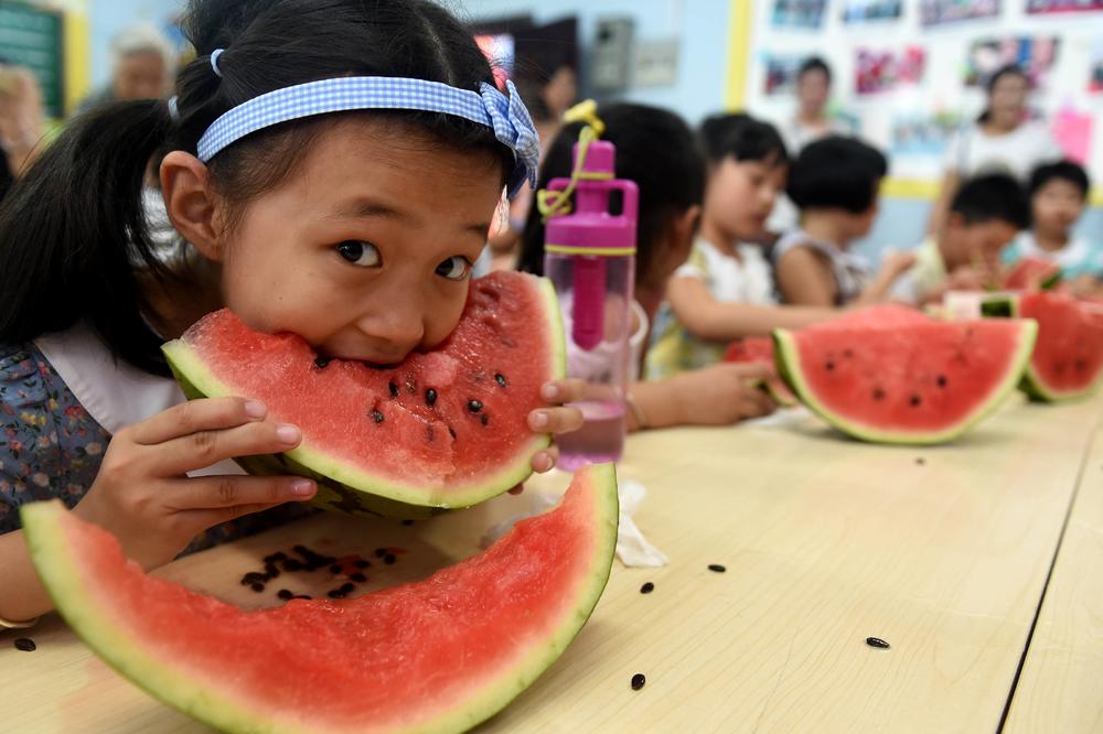 9 čuda koje će se desiti sa vašim telom ako svaki dan jedete lubenicu (FOTO) (GIF)