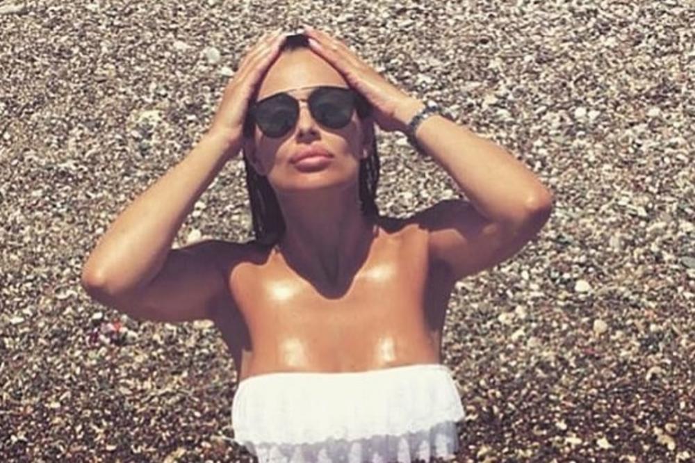 BAVI SE PRIVATNIM BIZNISOM I IZGLEDA BOLJE NEGO IKAD: Bivša devojka Marka Miljkovića SPRŽILA mreže BRUTALNIM TELOM!