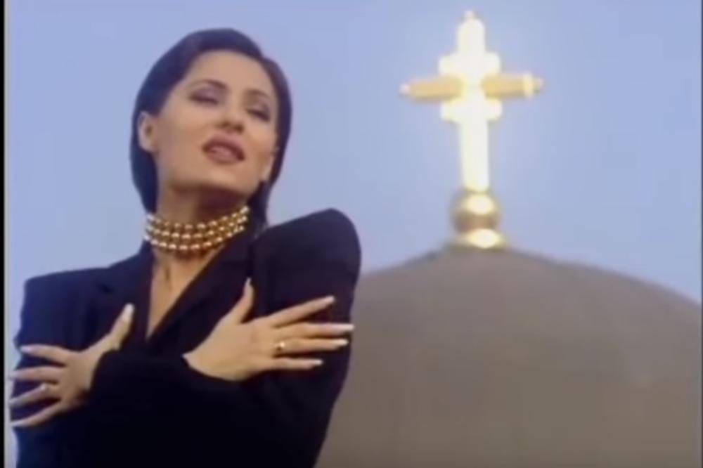 Isključite muziku, ostavite reči: Niko se nikad nije ovako sprdao s  Cecinim Beogradom! (VIDEO)