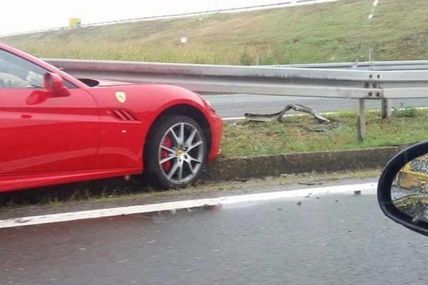 Srbin uništio Ferari od 200.000 evrića! Ali, to nije sve - pogledajte mu tablice! Pobedio je! (FOTO)