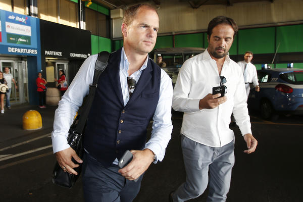 Legenda stigla u Milano: De Bur od utorka novi trener Intera! (FOTO)