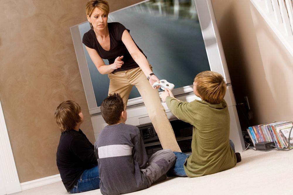 7 stavova koji izazivaju loše ponašanje kod vaše dece (FOTO) (GIF)