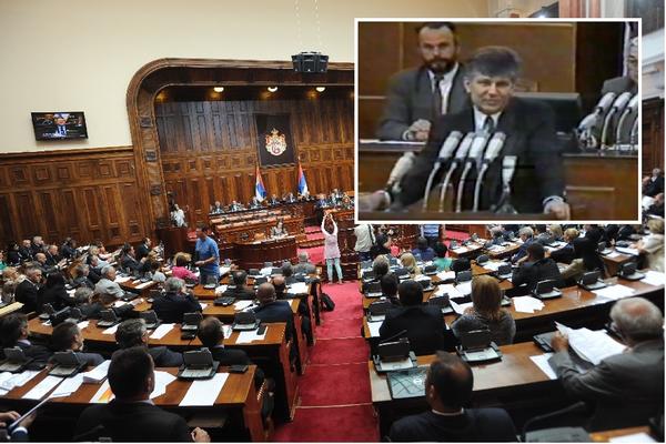 Pazite na vreme! Vučić će čitati satima, a evo kako je ekspoze izlagao Đinđić!