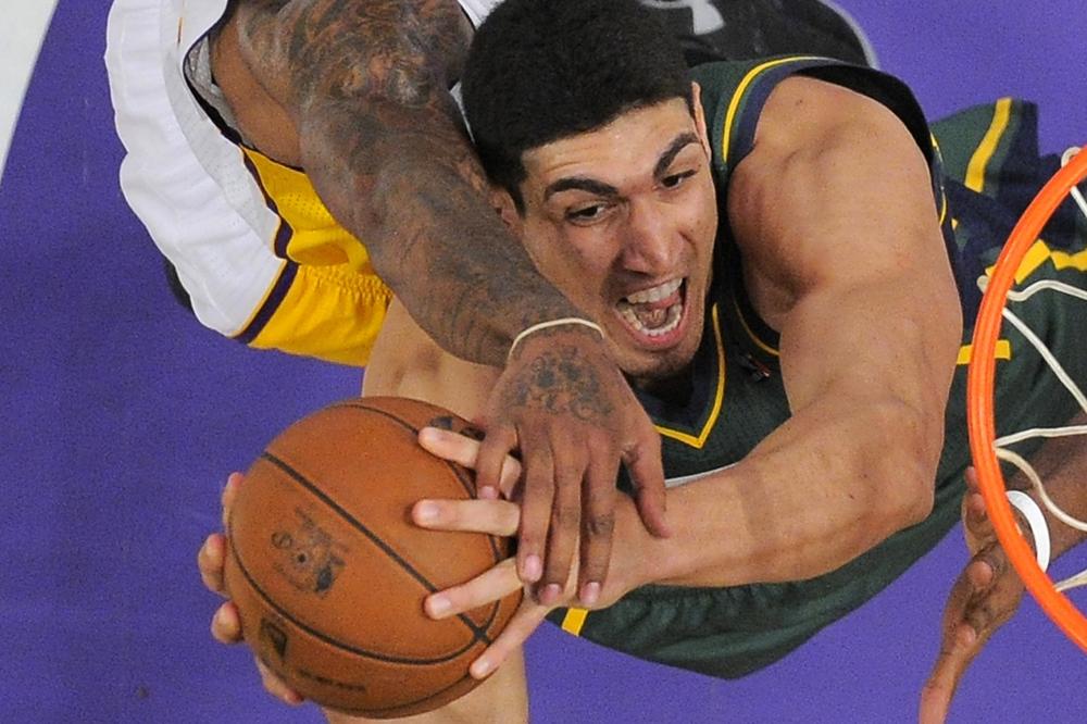 Promenio prezime i odgovorio porodici koja ga se odrekla: Nemam više oca, majku, braću... (FOTO)