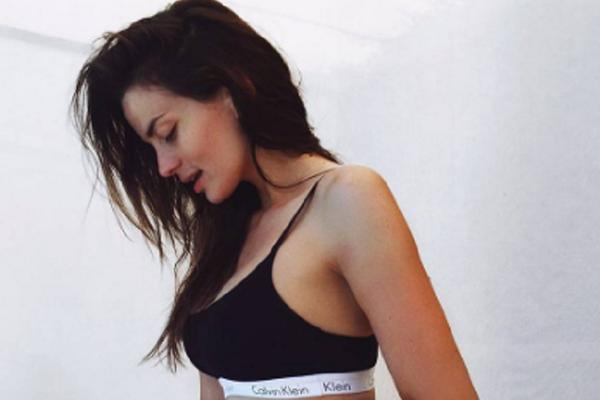 Uplašila se da joj ne ukrade slavu?Milica Pavlović krila sestru bliznakinju? (FOTO)