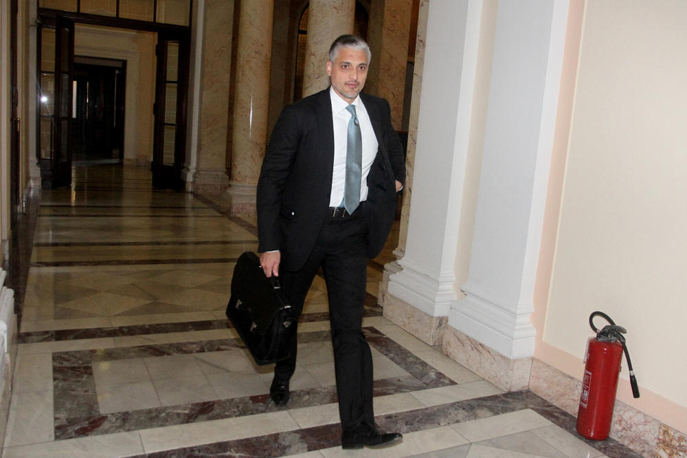 ČEDA JOVANOVIĆ: Vučić mora da se odluči na kojoj stolici će sedeti! (FOTO)