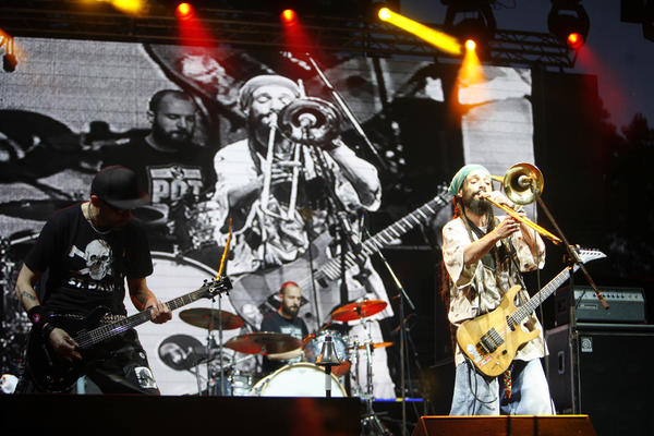 EYESBURN PONOVO U AKCIJI: Nastupaju u martu sledeće godine, na Kojotov rođendan