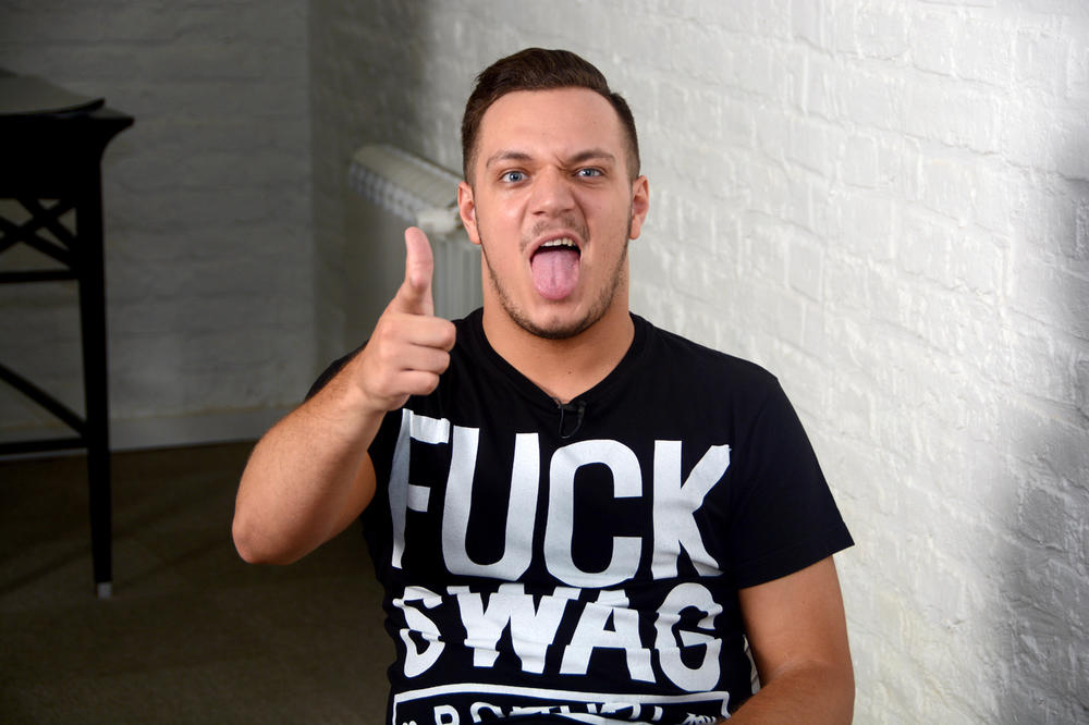 GASTOZ NA EXITU PRONAŠAO LIČNE STVARI DEČKA IZ BEOGRADA: Buraz, ajde javi mi se, sad si POPULARAN!