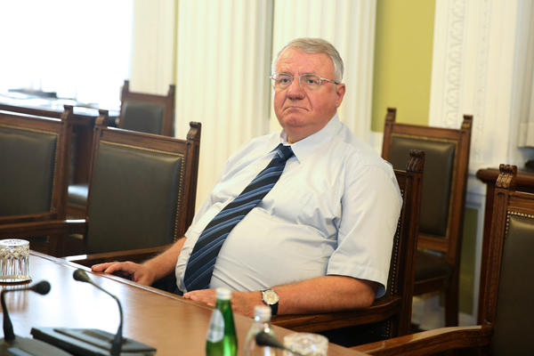 Vojvoda je ljut: Šešelj objašnjava zašto je napustio današnju sednicu Skupštine!