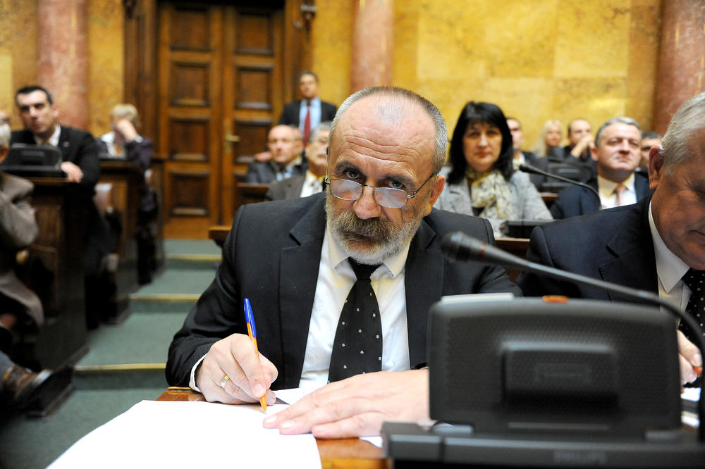 KAKO TE NIJE SRAMOTA? Marjan Rističević BOLESNO DETE iskoristio u političkoj borbi!