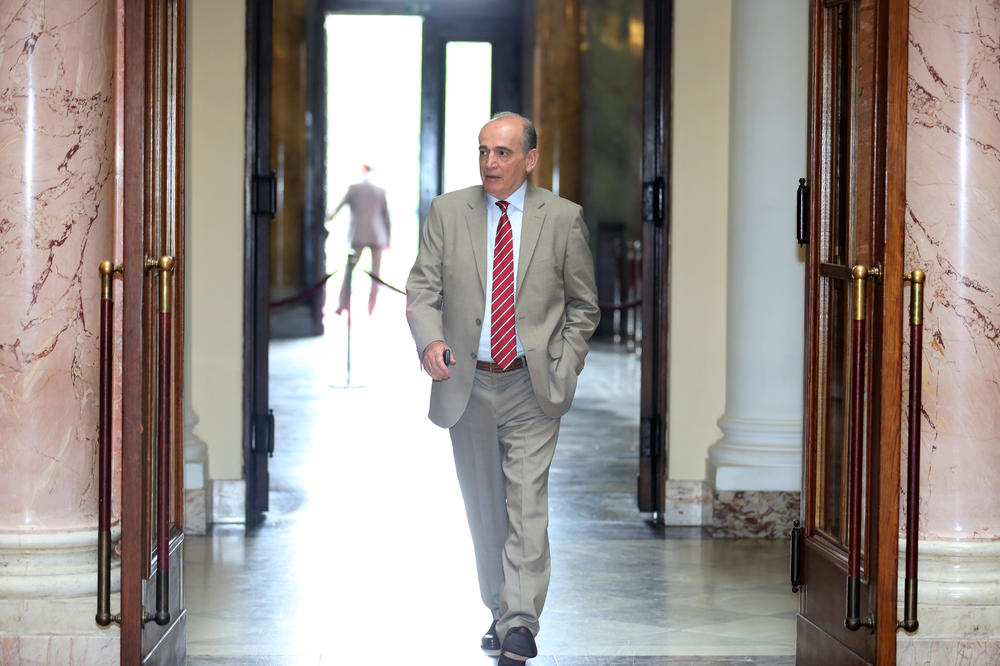 KRKOBABIĆI RAZVILI VELIKI BIZNIS U CRNOJ GORI: Porodica ministra uzima STOTINE HILJADA EVRA!