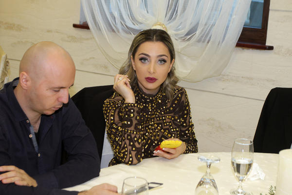 Prva fotka sa svadbe Maje Berović: Kada vidite kako je izgledala, neće vas čuditi što se krila! (FOTO)