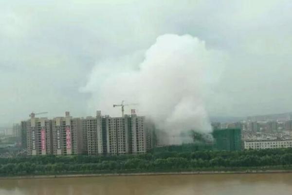 Snažna eksplozija hemijskog postrojenja: Najmanje 21 osoba poginula, 5 povređenih! (FOTO)