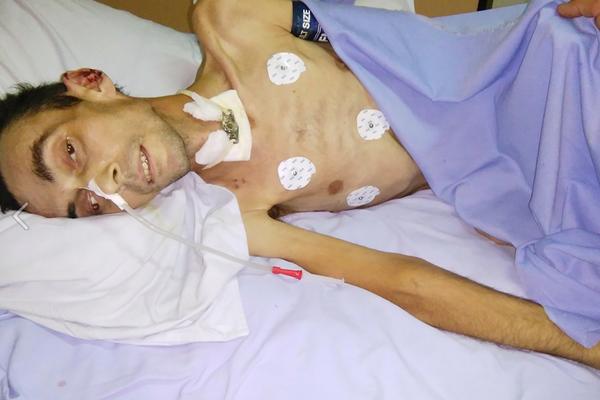 Na Fejsbuk je okačila sliku bolesnog ujaka iz bolnice, sad joj ne daju da ga posećuje! (FOTO)