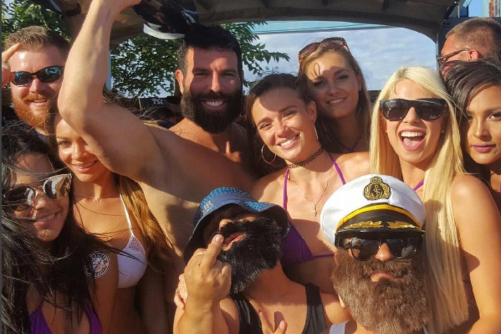 KRALJ INSTAGRAMA JE SKINUO BRADU! Svi su ostali skamenjeni kada su videli kako bez nje danas izlgeda! (FOTO)