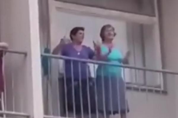 Devojke, na njih se ugledajte: Bakute đuskaju na Love festu i osvajaju internet! (VIDEO)