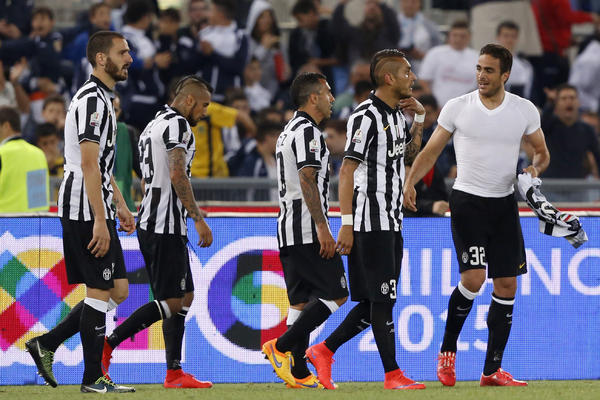 Sasuolo dovodi gigantsko pojačanje pred Zvezdu: Postavlja se samo jedno pitanje! (VIDEO)