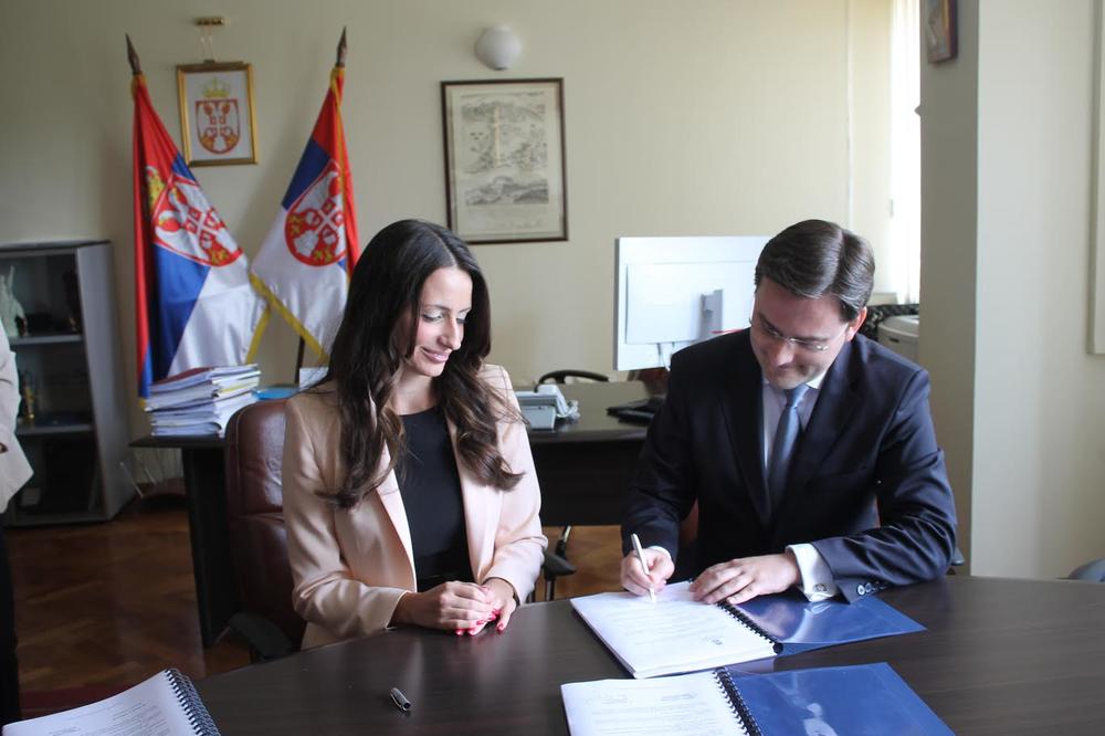 Promene u foteljama: Novi ministri stupaju na dužnost! (FOTO)