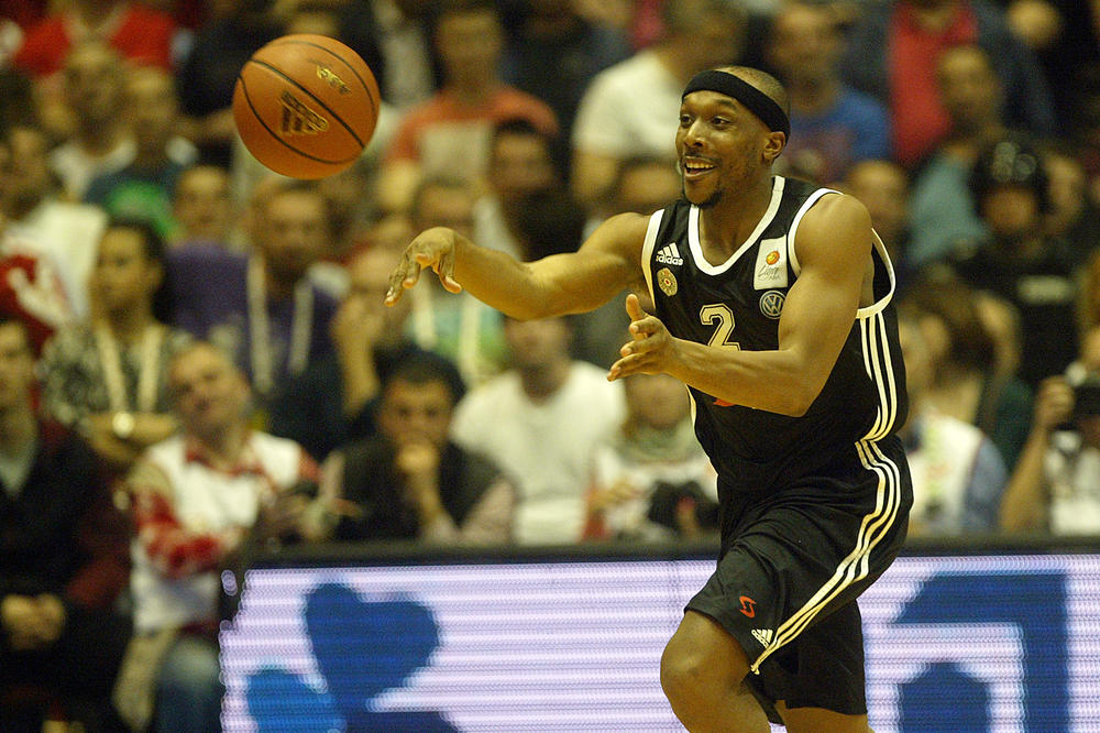 Komšije se obrukale: Bivši igrač Partizana pregazio Hrvatsku! (VIDEO)