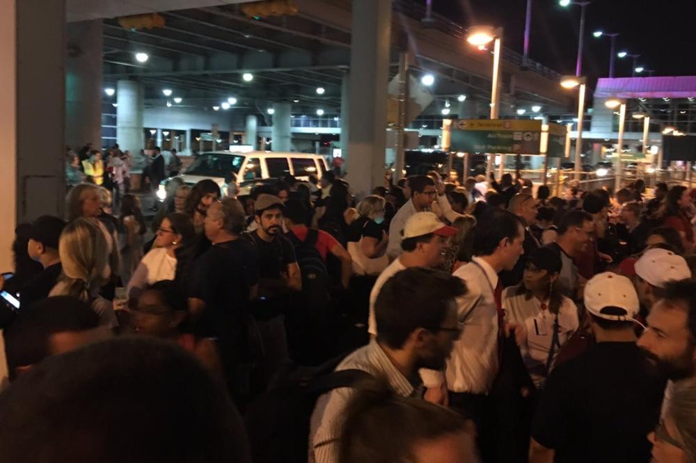 Panika na aerodromu zbog lažne dojave o pucnjavi (VIDEO) (FOTO)