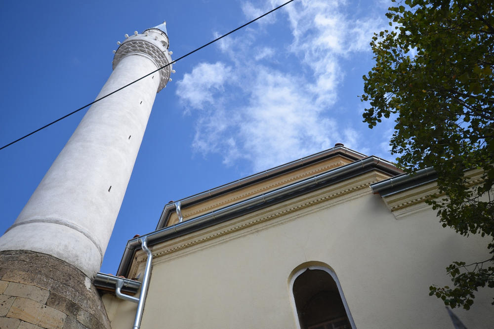 Srbin uhapšen zbog rušenja minareta, bio pod dejstvom narkotika