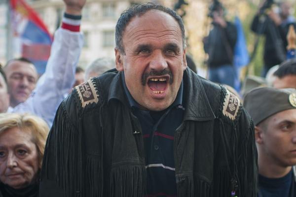 NE LIČI NA SEBE! OVAKO DANAS IZGLEDA ZMAJ OD ŠIPOVA: Svi gledaju u ovu sliku i ne mogu da dođu sebi, PA ŠTA MU BI?!