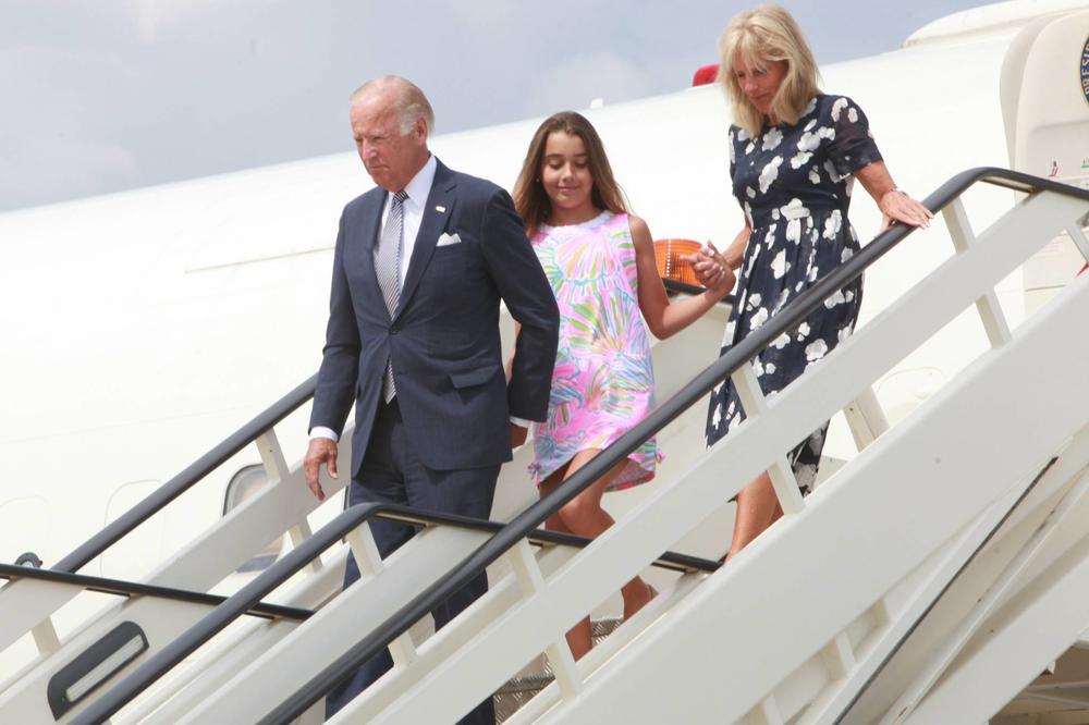 TRAMP I BAJDER URADILI ISTU STVAR PRED GLASANJE! Delilo ih je samo 16 minuta u šokantnom potezu