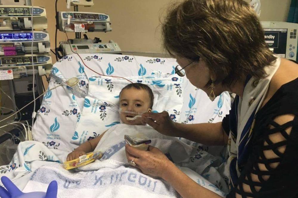 Neverovatno! Prijateljstvo sa Fejsbuka spasilo je život dečaku koji je imao rupu u srcu! (FOTO)