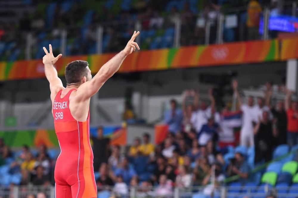 Davore, balkon je tvoj! Štefanek doneo zlato našoj zemlji! (FOTO)