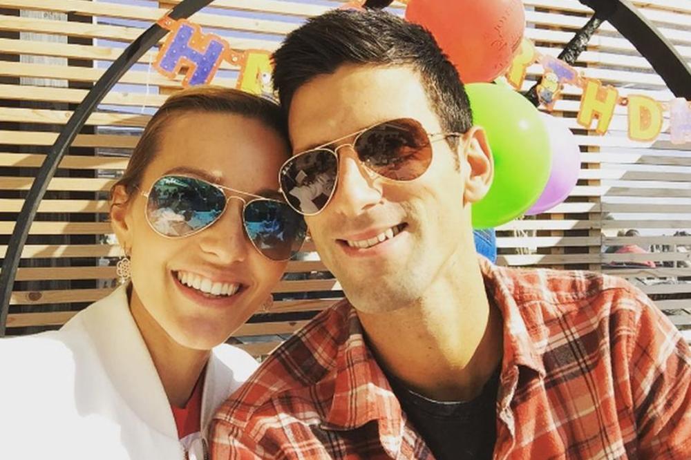 Ova fotka topi i glečere! Mali Stefan prvi put na plaži sa Noletovom mamom i Jelenom! (FOTO)