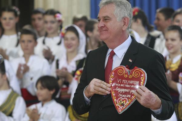 OVO JE TOMINO NOVO UHLEBLJENJE? Plata 10 hiljada evra, a šta mu je posao?!