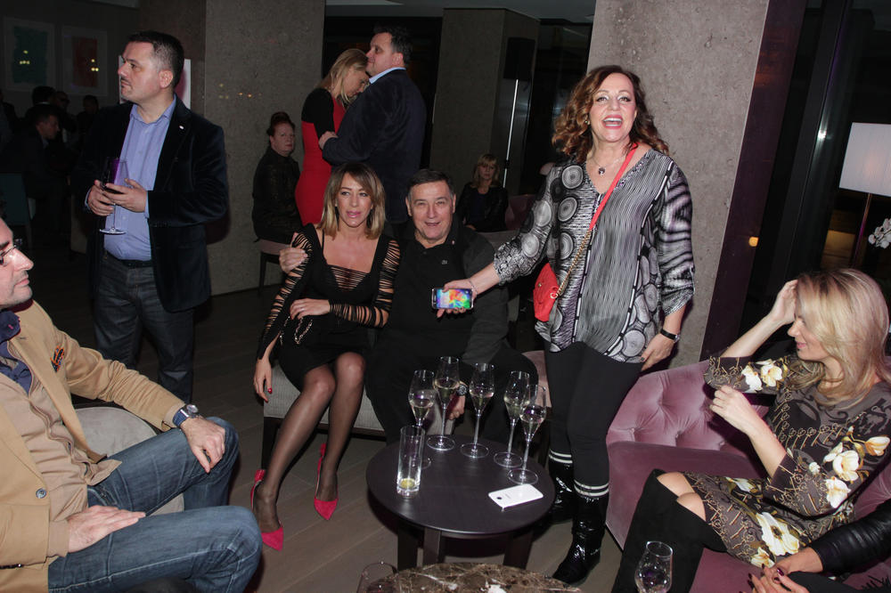 Evo ko šta radi - ubistva, narkomanija, prostitucija: Romana otkriva najveće tajne srpske estrade!