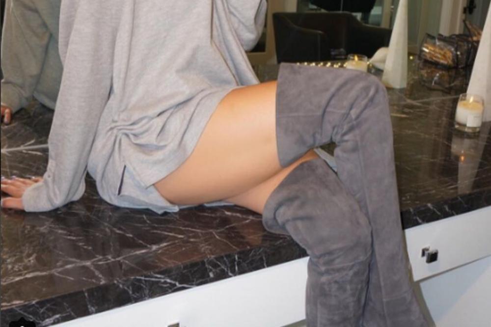 Kardašijanka priznala da ima neizlečivu bolest: Uklonili su mi 20 cm kože... (FOTO)