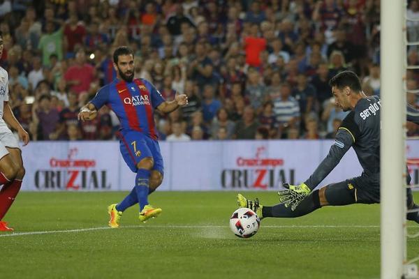 Magični šou Arde Turana za 12. trofej Superkupa: Barsa ponovo pokazala silu Sevilji! (FOTO) (VIDEO)