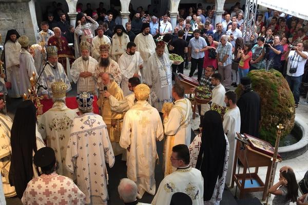 Slavsko žickanje je bruka, prestanite da reketirate decu! Ateisti Srbije napali SPC!