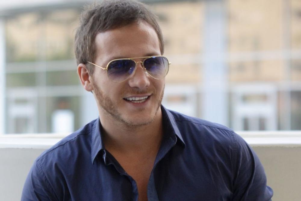 NEMA LETA BEZ HITA SAŠE KOVAČEVIĆA! Pevač će uskoro objaviti DVE PESME, ali spremio je još jedno IZNENAĐENJE!