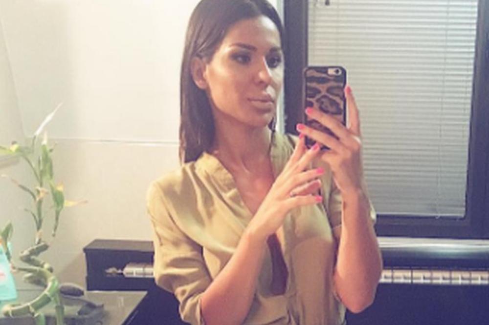 Ni S od seks bombe: Marina Visković u kupaćem poput devojčice od 14 godina! (FOTO)