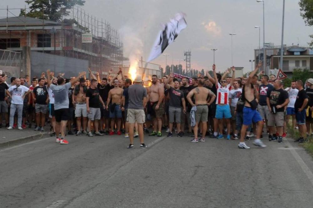 Italijani će zapamtiti Delije: Brutalan korteo crveno-belih će se prepričavati! (FOTO) (VIDEO)