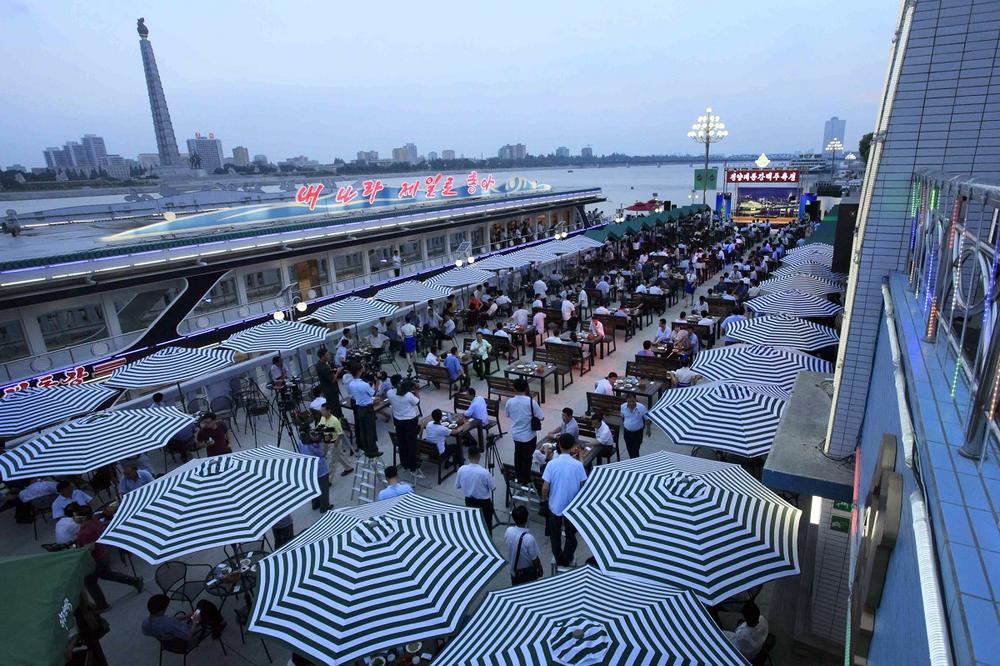 "KATASTROFALNA ZDRAVSTVENA KRIZA": Severna Koreja zabrinuta zbog ublažavanja korona mera u svetu