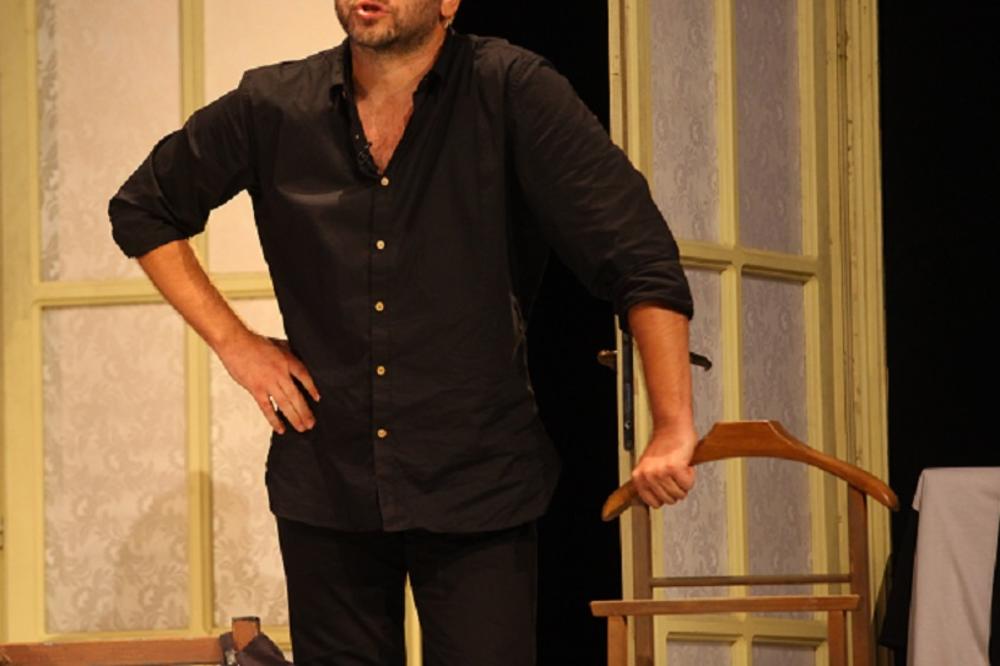 Motor mu došao glave: Omiljeni spski glumac imao udes, mora na operaciju! (FOTO)