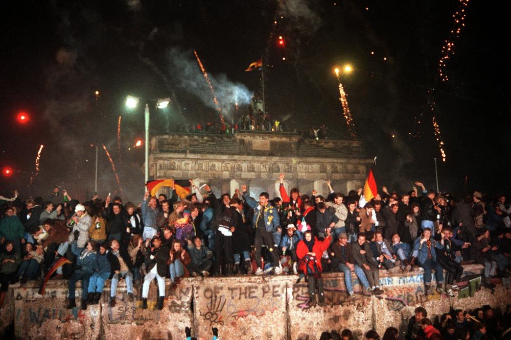 GRANICA IZMEĐU ZAPADA I ISTOKA: Ako ne znate ove činjenice o simbolu HLADNOG RATA, trebalo bi