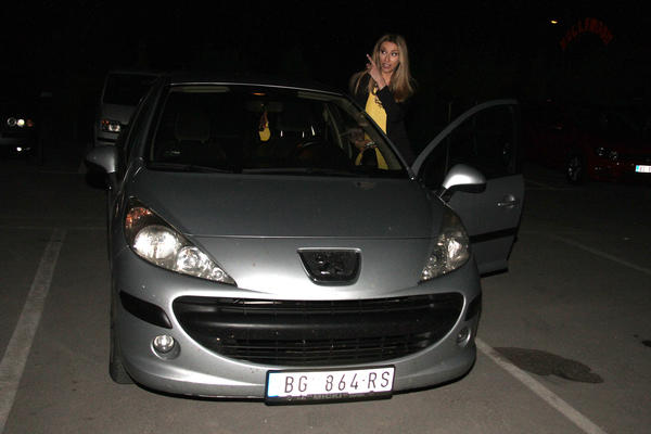 Rada doživela saobraćajnu nesreću: Čekala je na semaforu, a onda se čuo tresak...