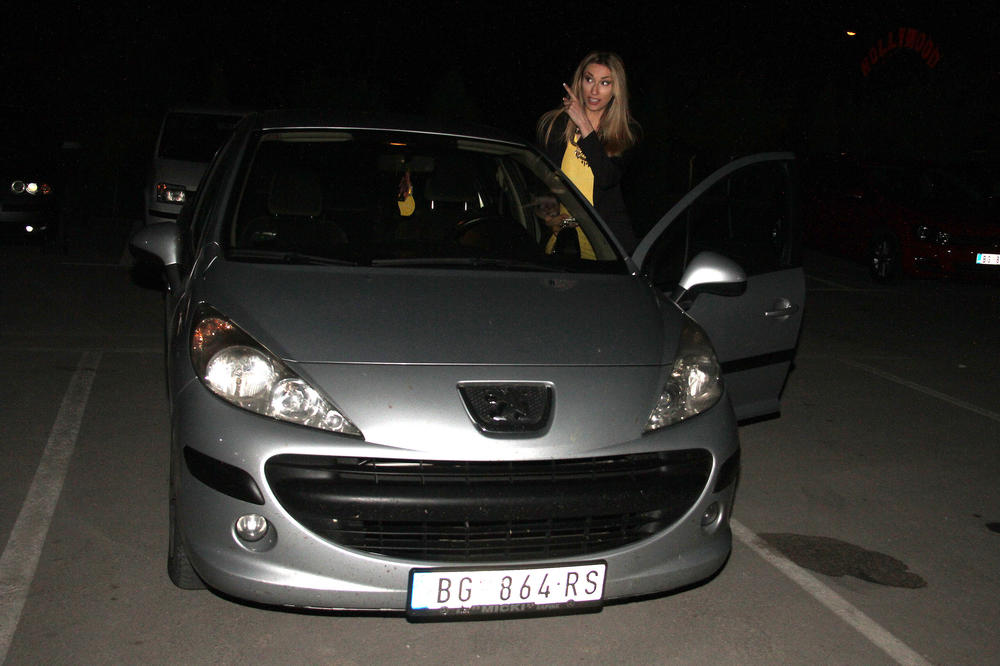 Rada doživela saobraćajnu nesreću: Čekala je na semaforu, a onda se čuo tresak...