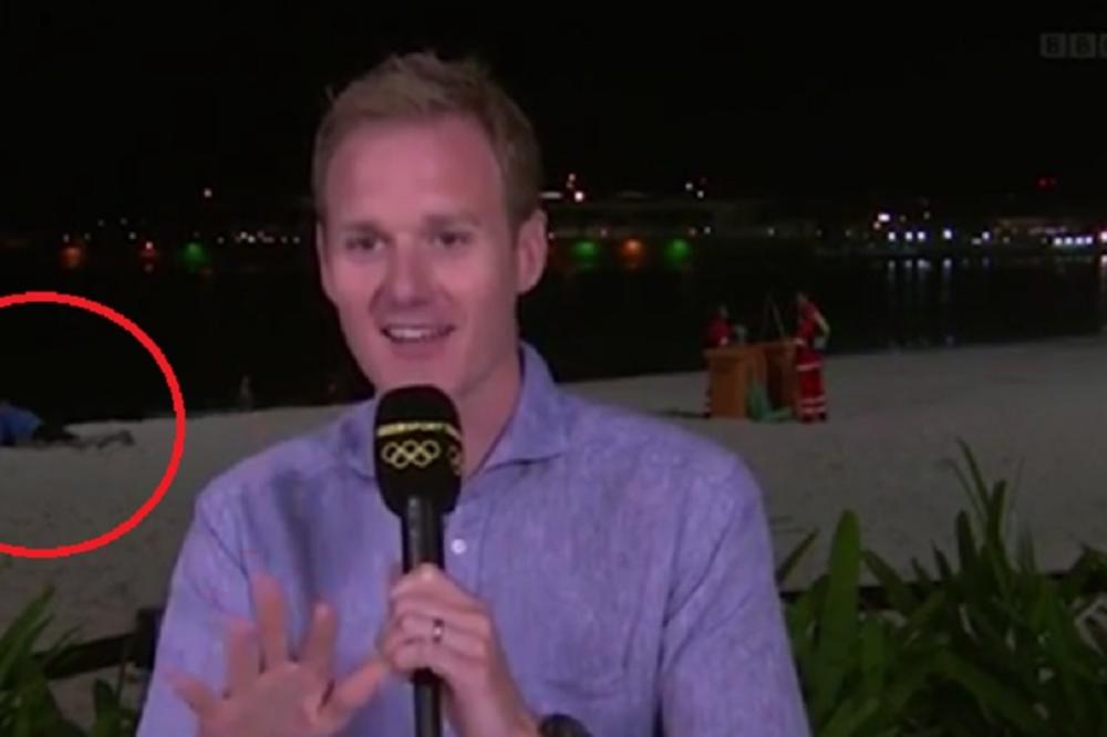 Kakav blaaaaaaaaaaaaam, a njih baš briga! Voditelj priča, a u pozadini...(VIDEO)