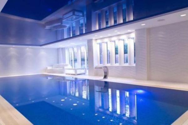 ĆERKA TAJKUNA (19) PRONAĐENA MRTVA U BAZENU! Tragedija na letovanju!