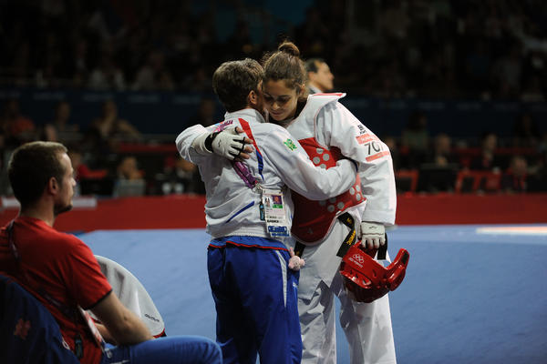 BRUTALNA MILICA MANDIĆ: Kenijka DEKLASIRANA!