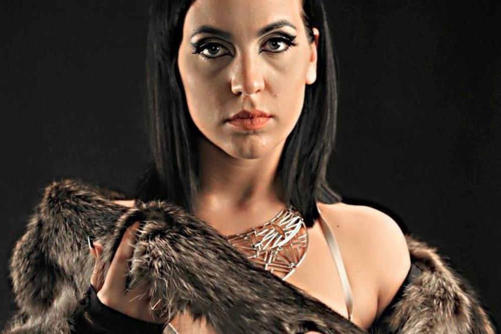 Anti-anti-fa! Mimi Mercedez pljuje feministkinje! Dosta Srba će se složiti s njom, ali... (FOTO)