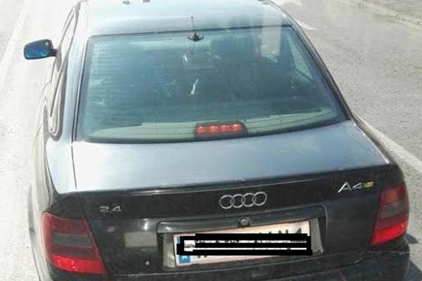 Objasnio je: Lik u Nišu fura najjaču registraciju! Smeh zagarantovan! (FOTO)