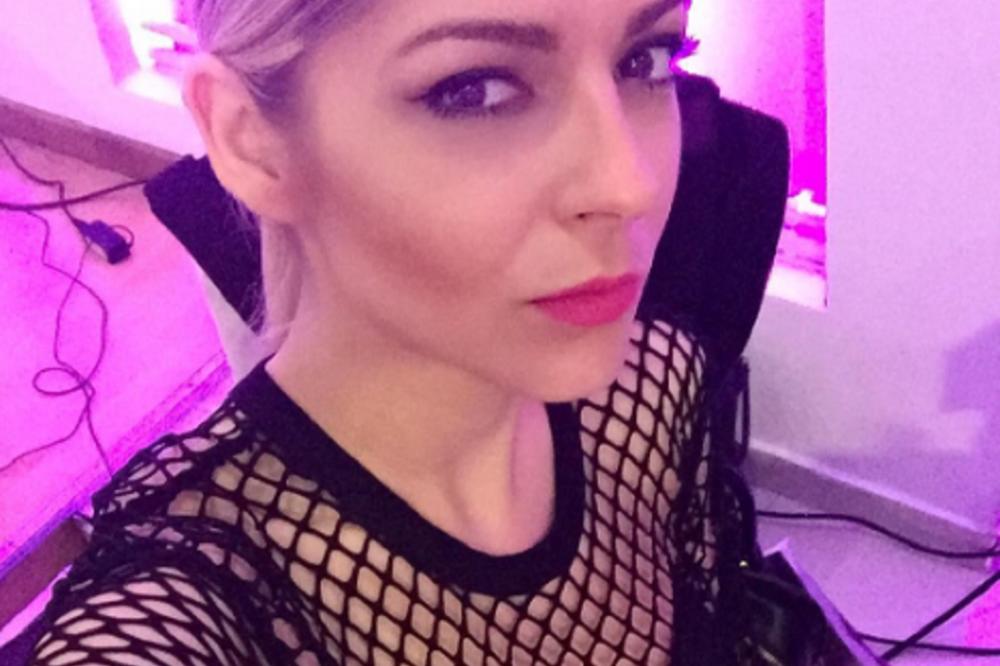 PROŠLA JE KAO BOS PO TRNJU: Pevačica preživela PAKAO na odmoru u Solunu! Očajna zaustavila POLICAJCA!